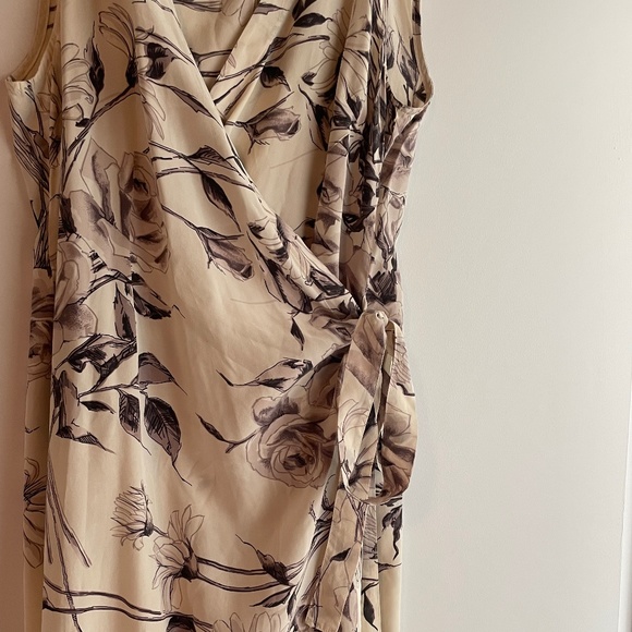 Vintage pure silk wrap around dress - Picture 1 of 3